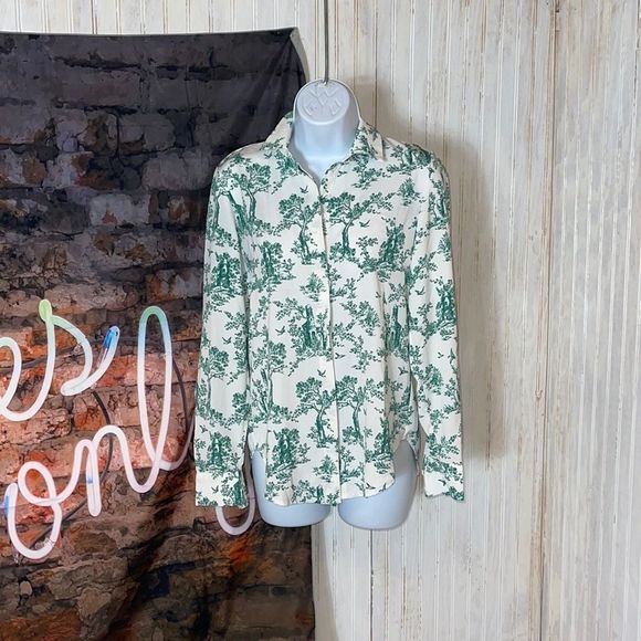 : green button up - Picture 12 of 12